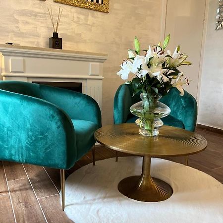 La Dolce Vita Luxury II Apartments With Best Free Private Parking In Center Pula Bagian luar foto