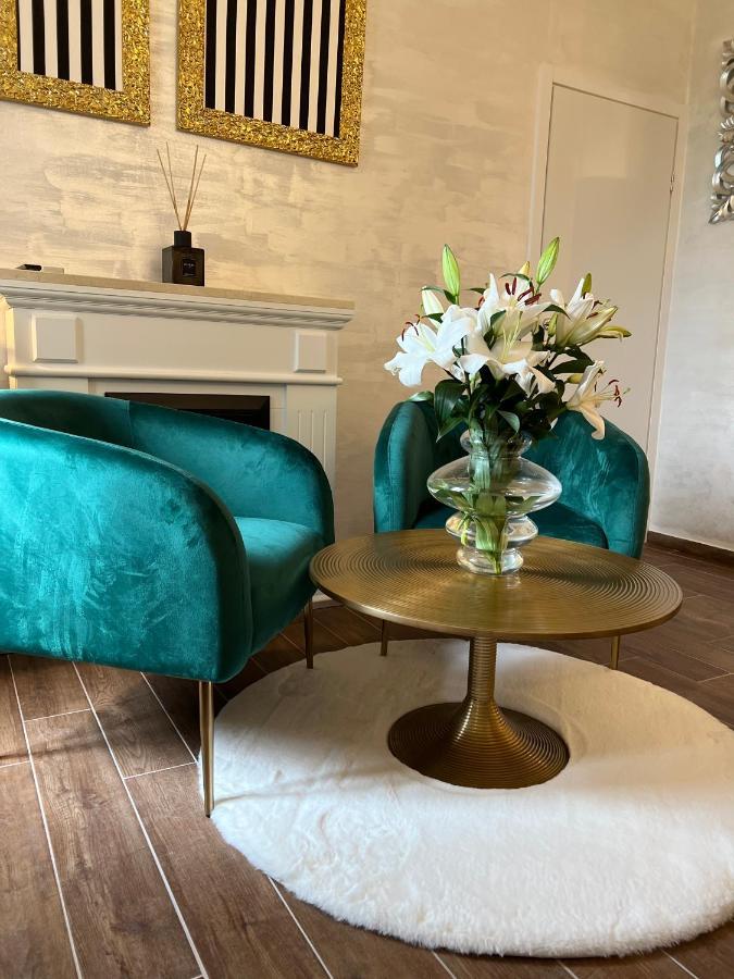 La Dolce Vita Luxury II Apartments With Best Free Private Parking In Center Pula Bagian luar foto