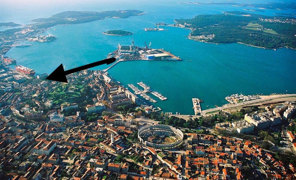 La Dolce Vita Luxury II Apartments With Best Free Private Parking In Center Pula Bagian luar foto